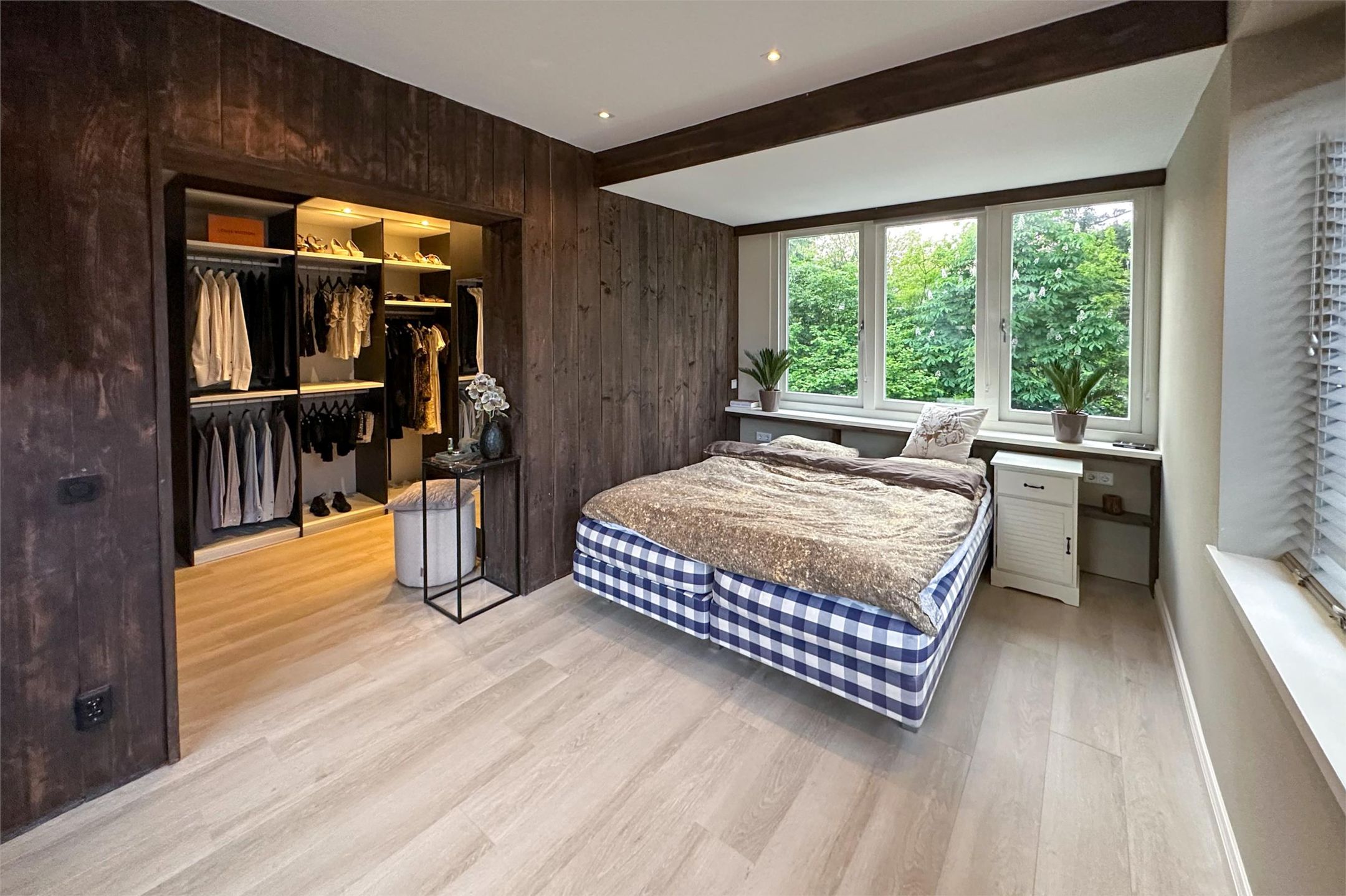 Foto 15 van De Bazelweg 36