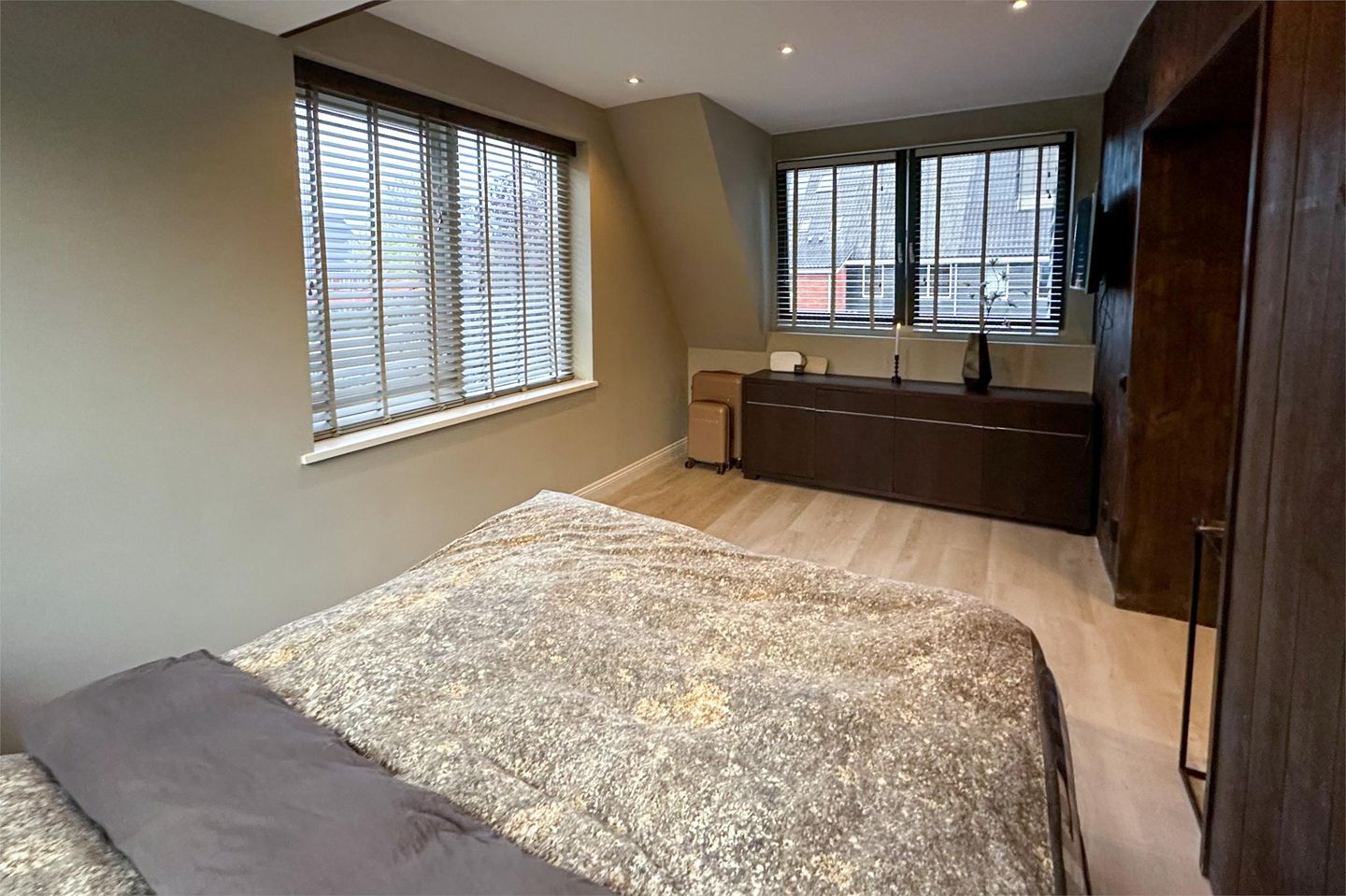 Foto 19 van De Bazelweg 36