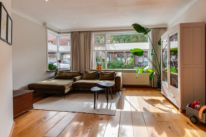 Photo 5 of Burgemeester Strick van Linschotenstraat 38