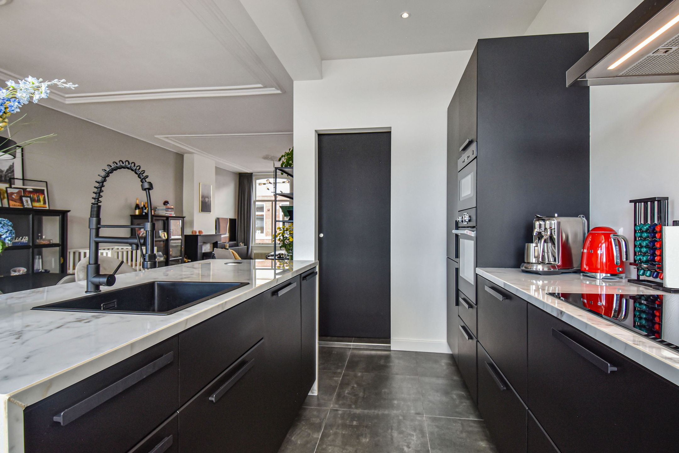 Photo 15 of Van Kinsbergenstraat 140