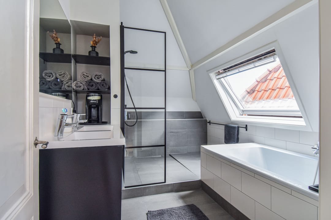 Photo 38 of Van Kinsbergenstraat 140