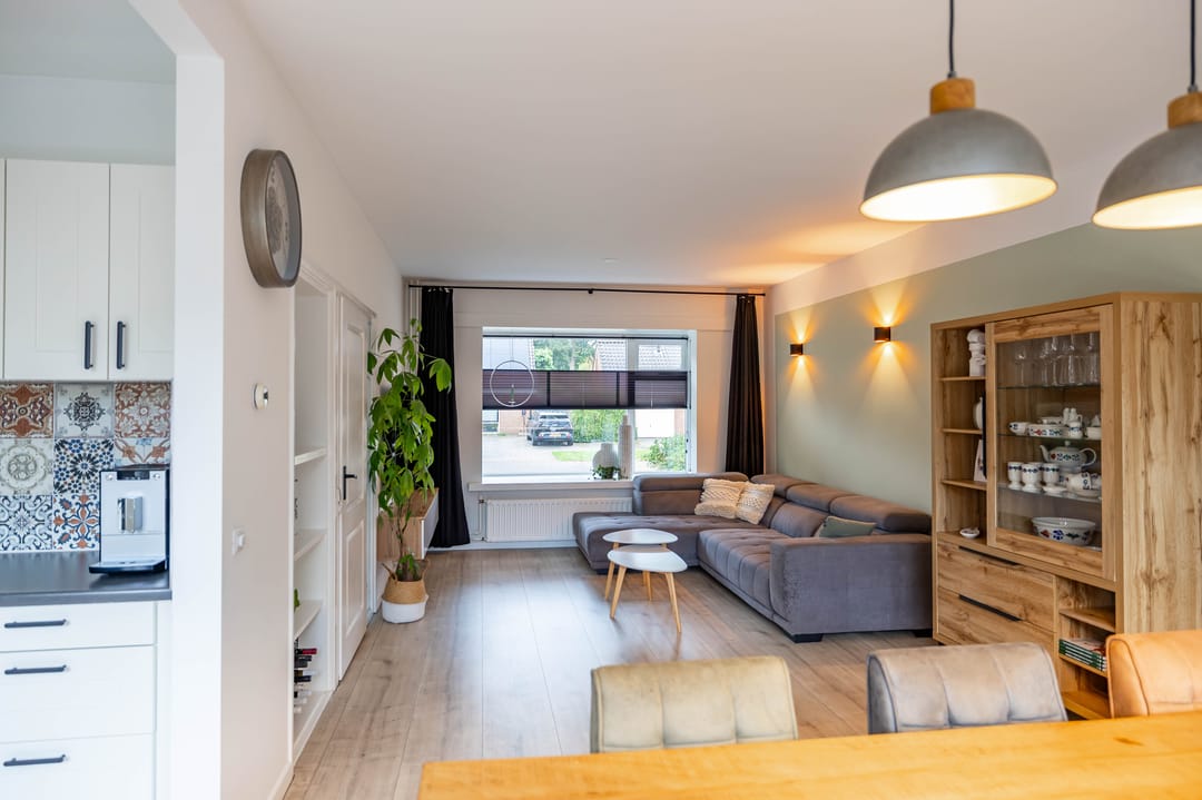 Foto 11 van Middenweg 124