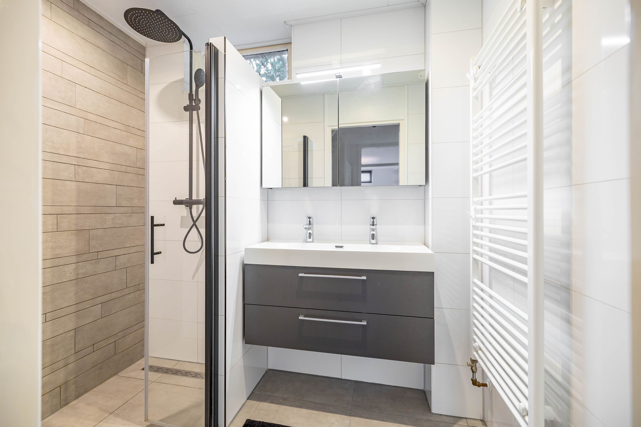 Foto 24 van Middenweg 124