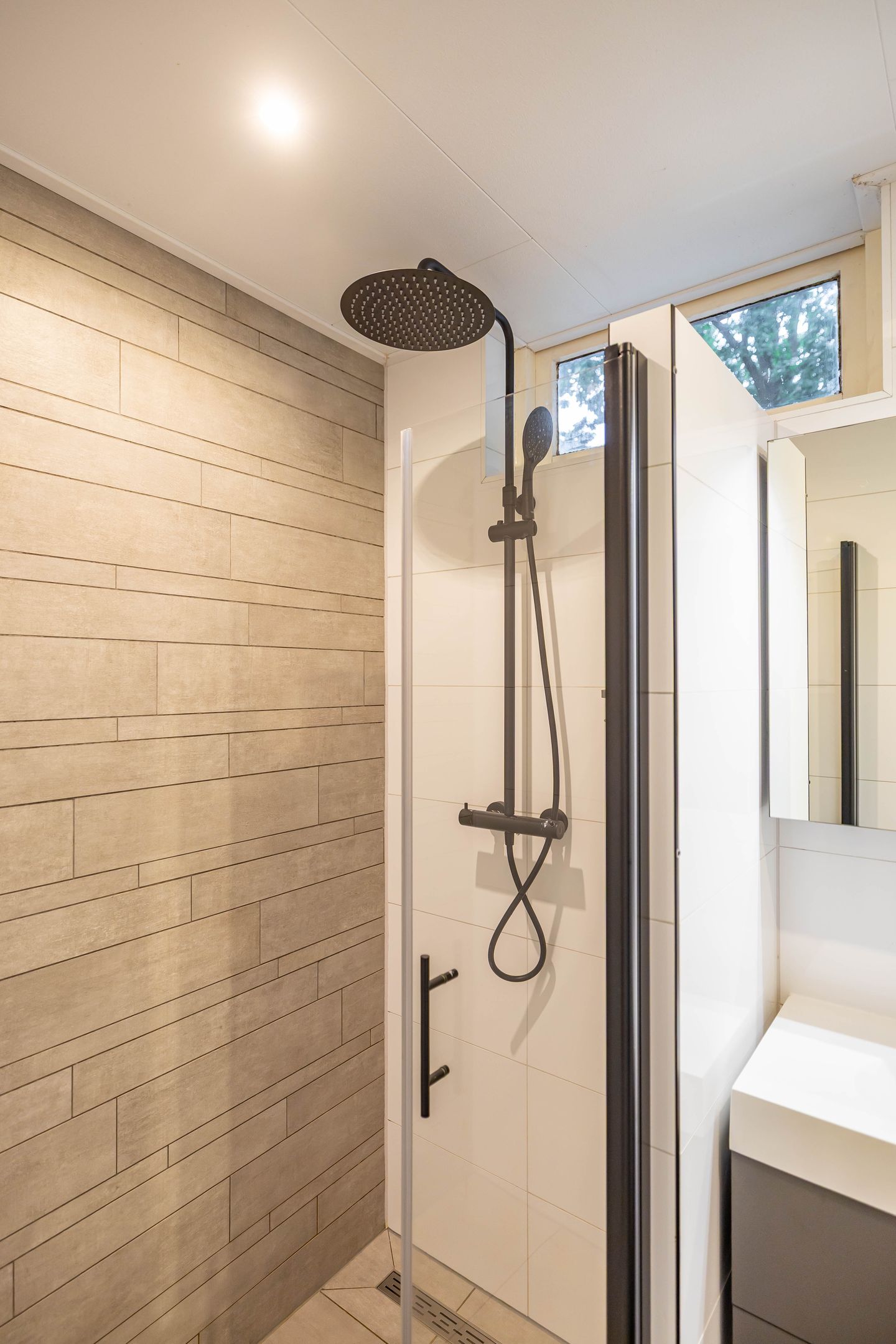 Foto 25 van Middenweg 124