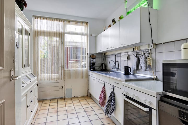 Photo 10 of Weidestraat 9