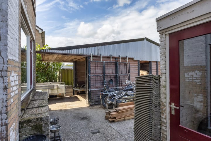 Photo 21 of Weidestraat 9