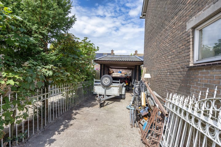 Photo 25 of Weidestraat 9