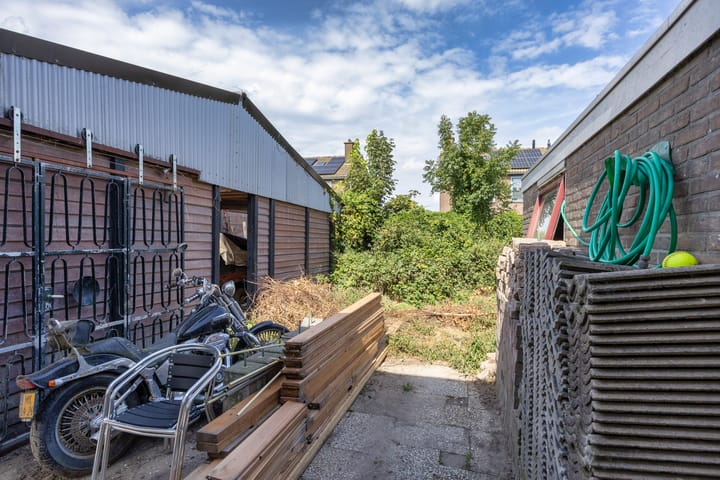 Photo 22 of Weidestraat 9