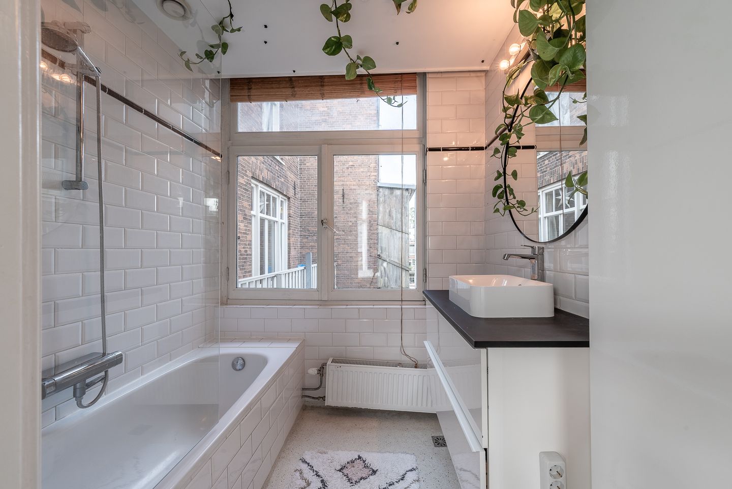 Photo 19 of Tweede Helmersstraat 28-3