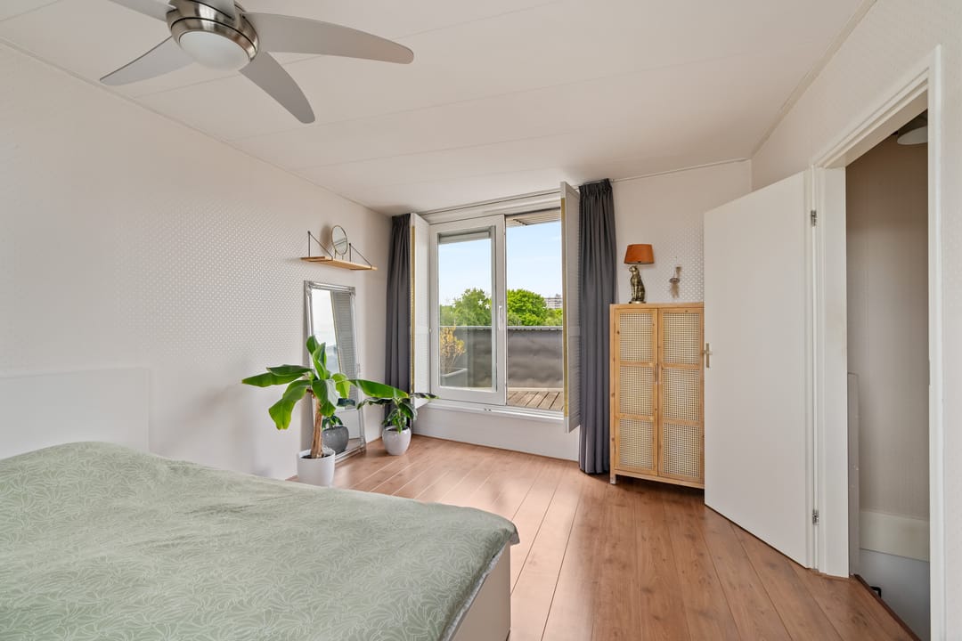 Photo 22 of Johanna Dekhuijzenstraat 44