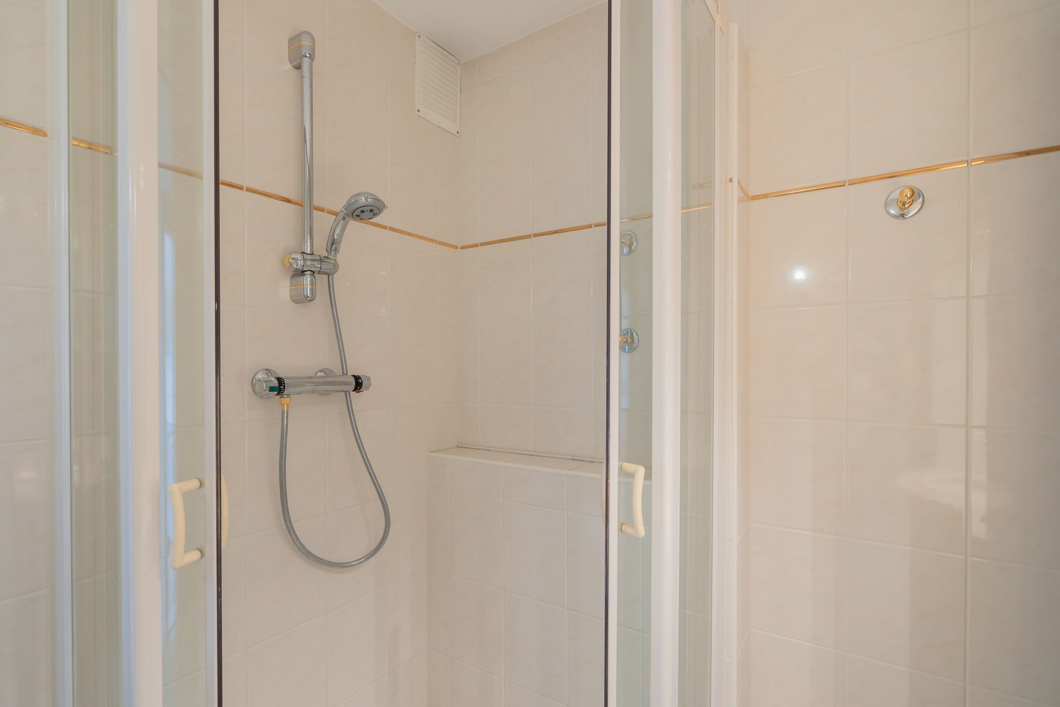 Foto 30 van Burgemeester van Fenemaplein 19-F7