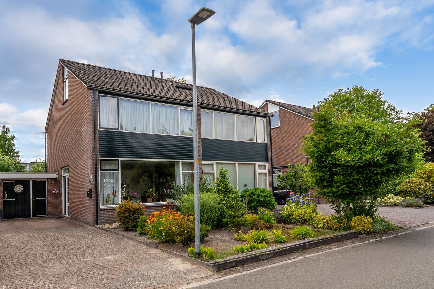 Foto 1 van Dollard 55