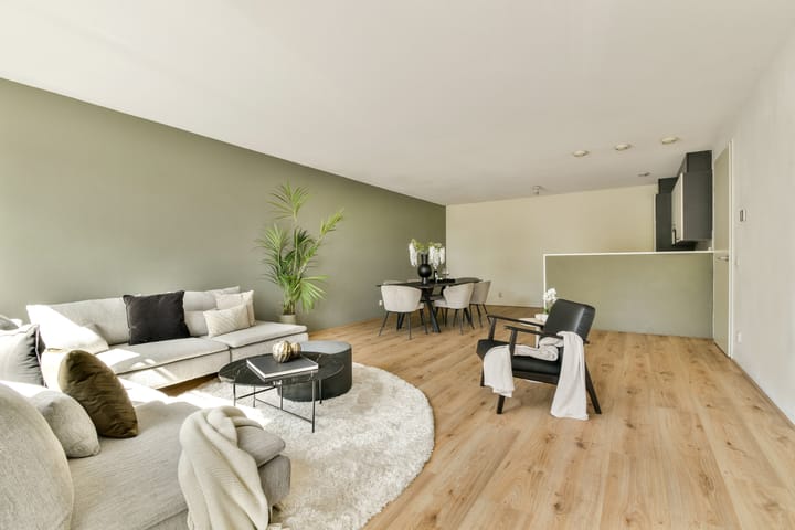 Photo 2 of Van Embdenstraat 12