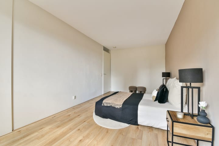 Photo 18 of Van Embdenstraat 12