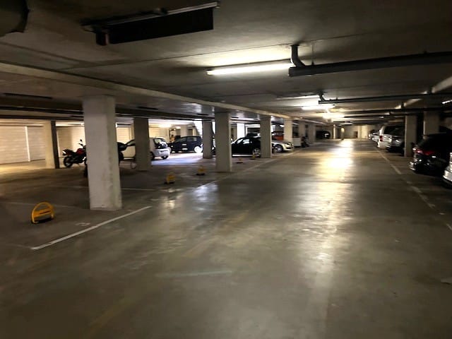 Foto 5 van Parkeerplaats in parkeergarage project WSST
