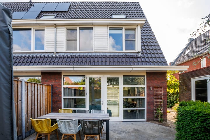 Foto 15 van Madeliefstraat 8