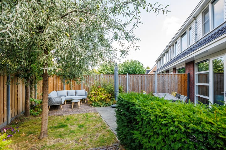 Foto 16 van Madeliefstraat 8