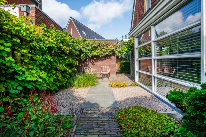 Foto 19 van Madeliefstraat 8