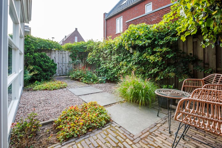 Foto 23 van Madeliefstraat 8