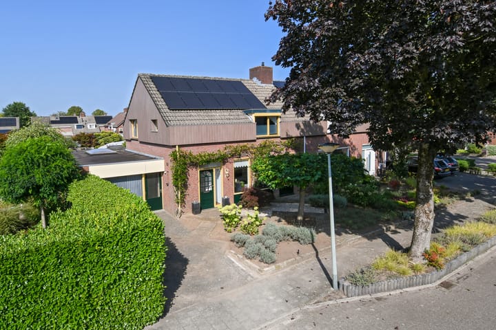 Photo 2 of Veldstraat 13