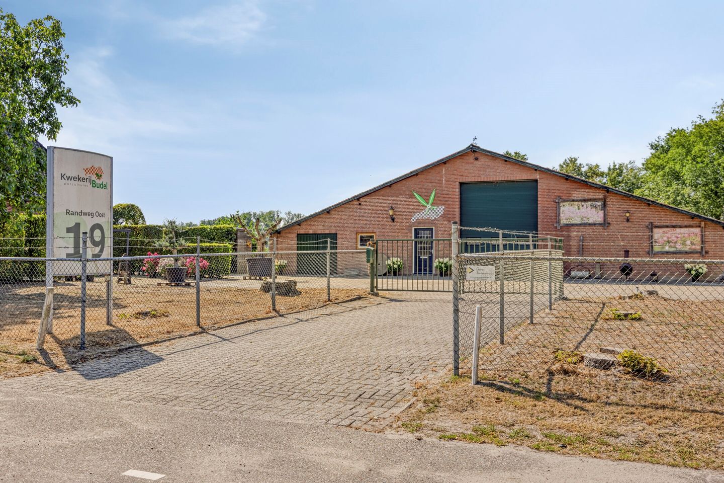 View photo 2 of Randweg-Oost 19
