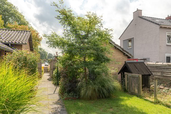 Photo 42 of Professor Ulricus Huberstraat 15