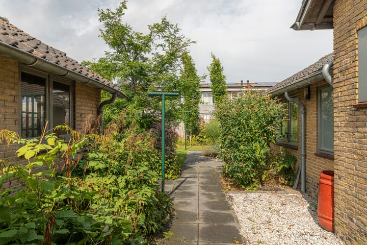 Photo 43 of Professor Ulricus Huberstraat 15