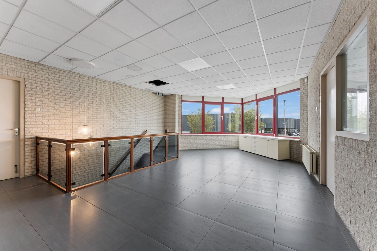 Bekijk foto 3 van Van 't Hoffstraat 25