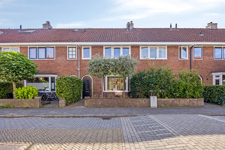 Foto 1 van De Genestetstraat 26