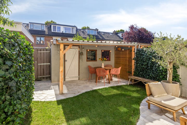 Foto 32 van De Genestetstraat 26