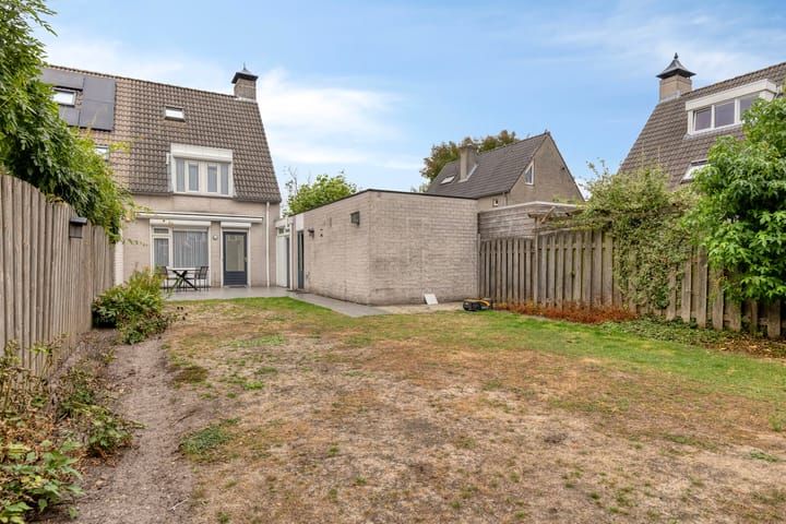 Foto 4 van Den Hof 23