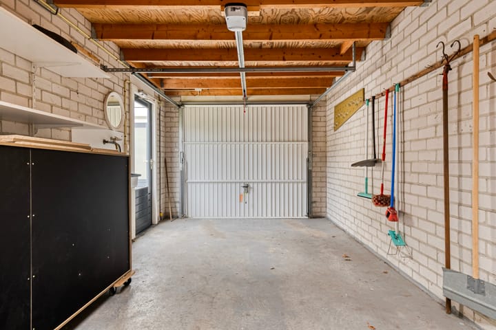 Foto 28 van Den Hof 23