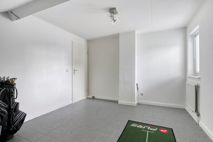 Photo 41 of Verzetsheldenlaan 19