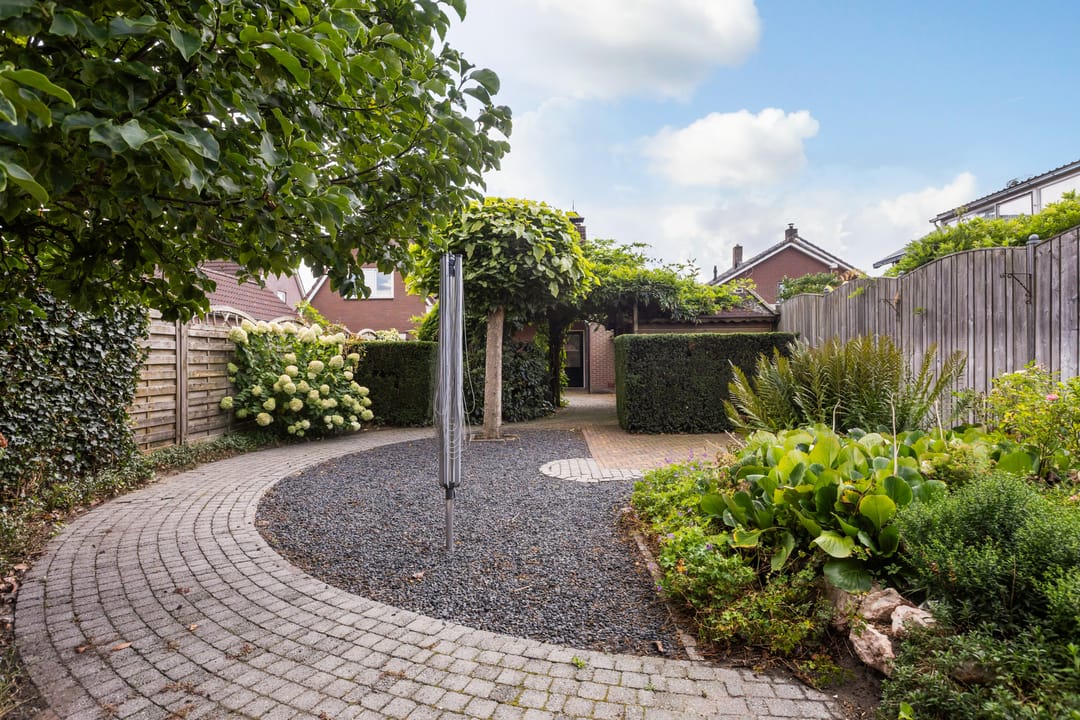 Photo 2 of Schras 24-A