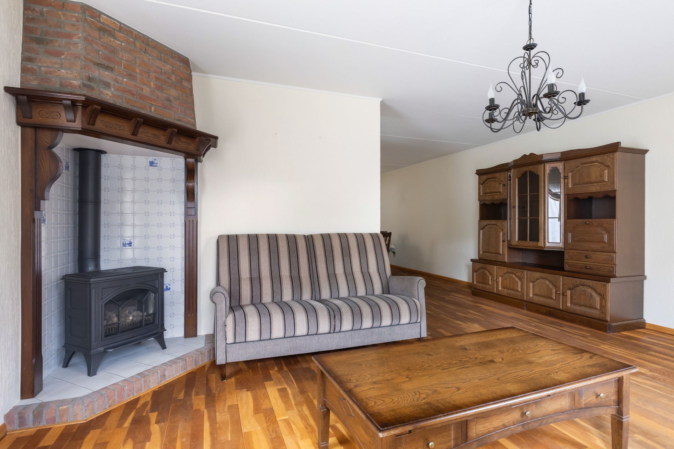 Photo 6 of Schras 24-A