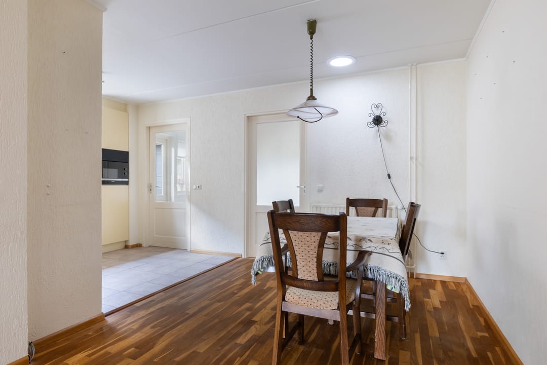 Photo 8 of Schras 24-A