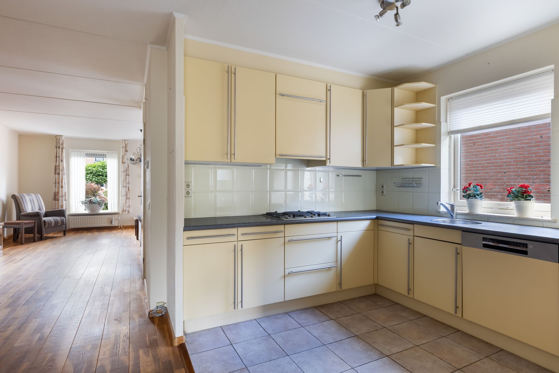 Photo 9 of Schras 24-A