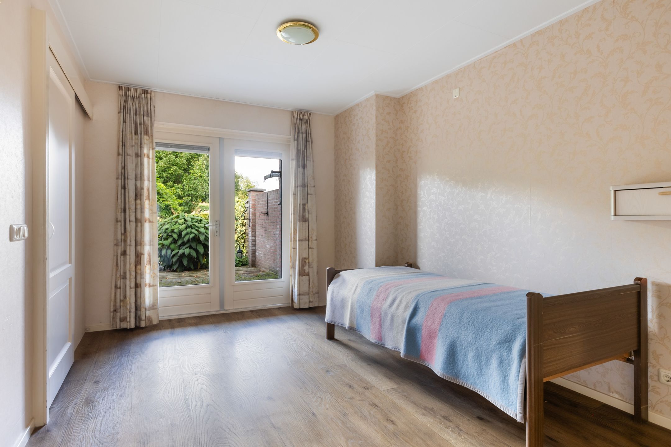 Photo 15 of Schras 24-A