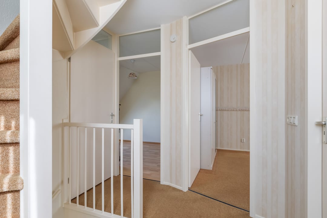 Photo 22 of Schras 24-A