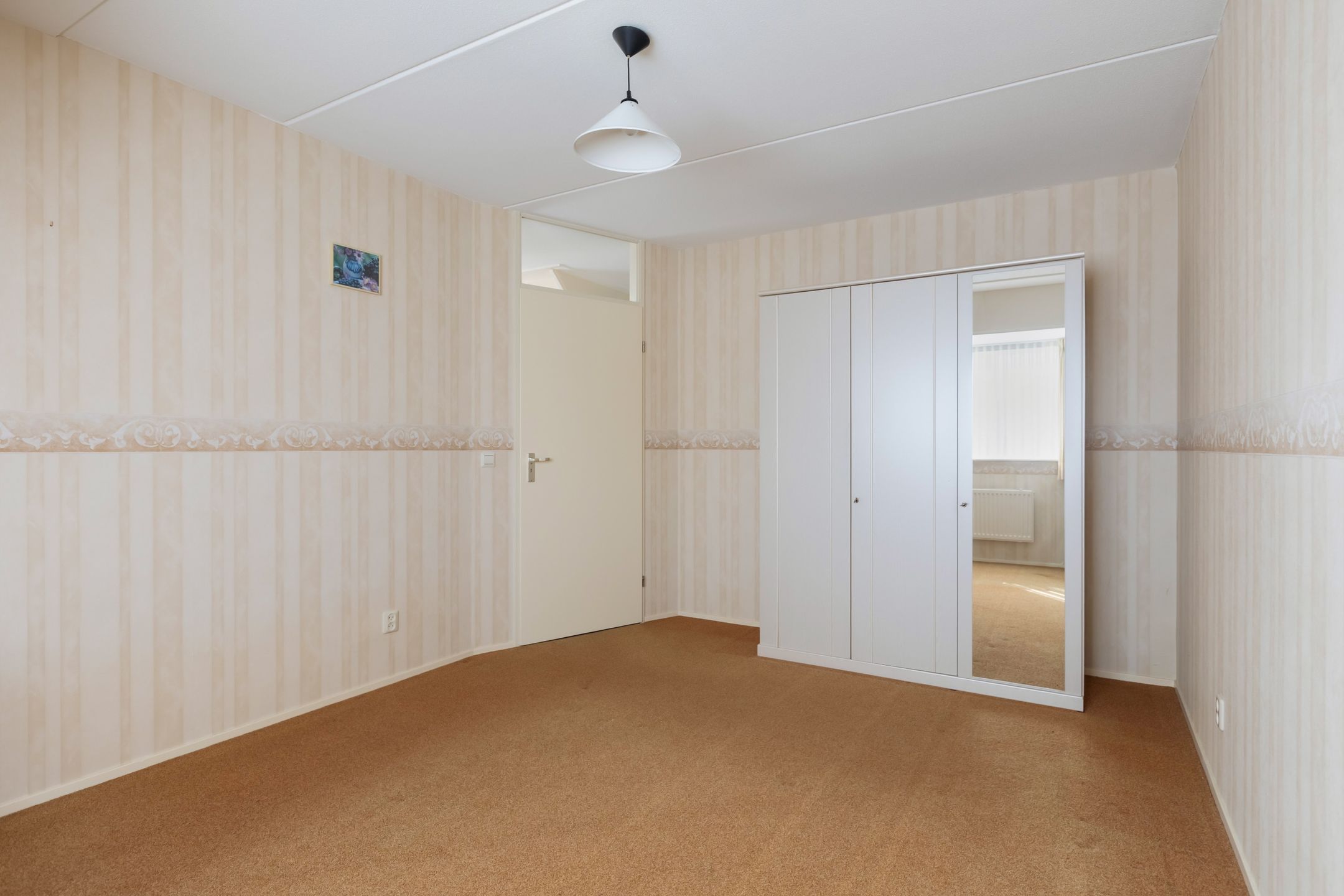 Photo 24 of Schras 24-A