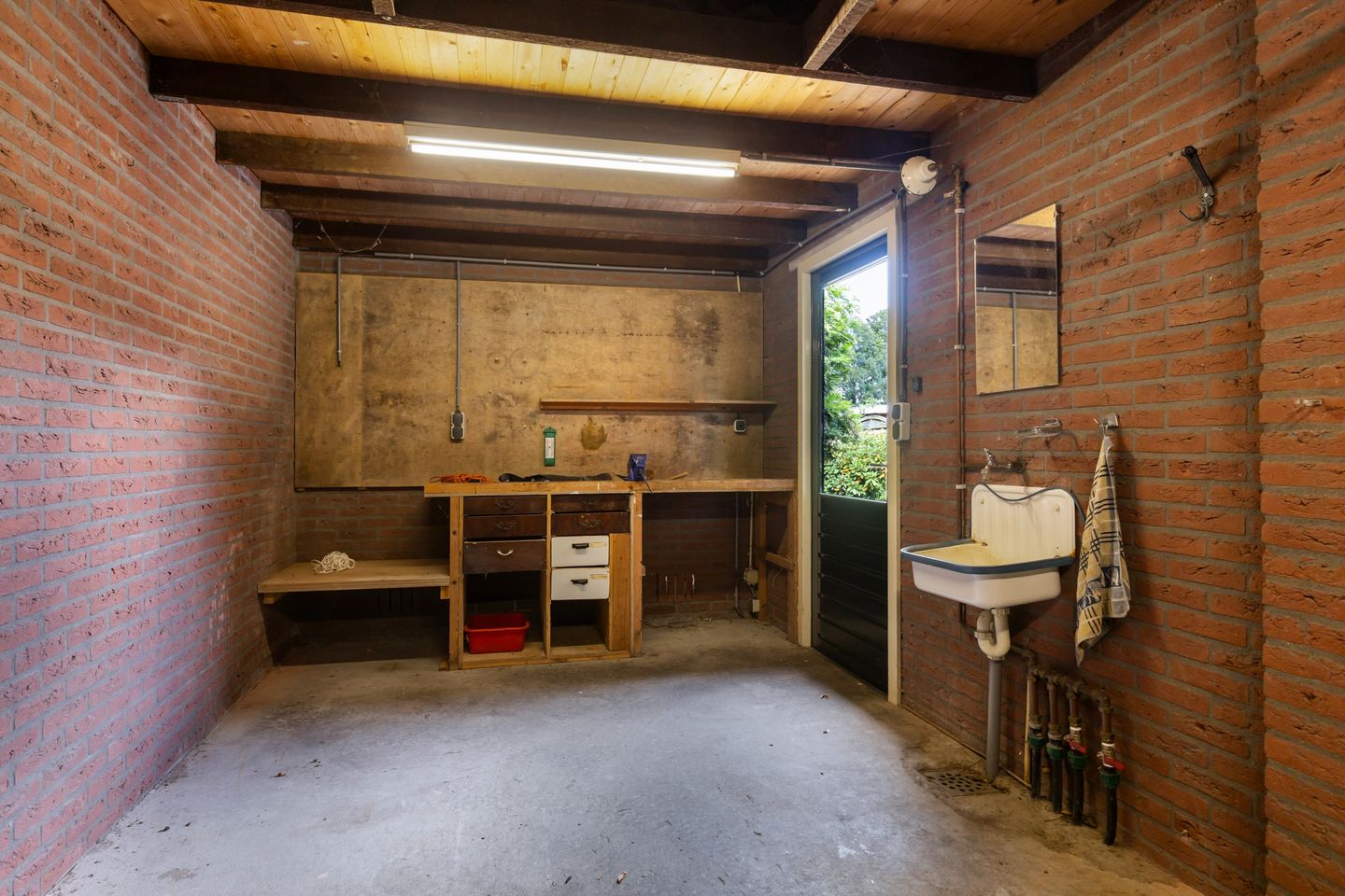 Photo 44 of Schras 24-A