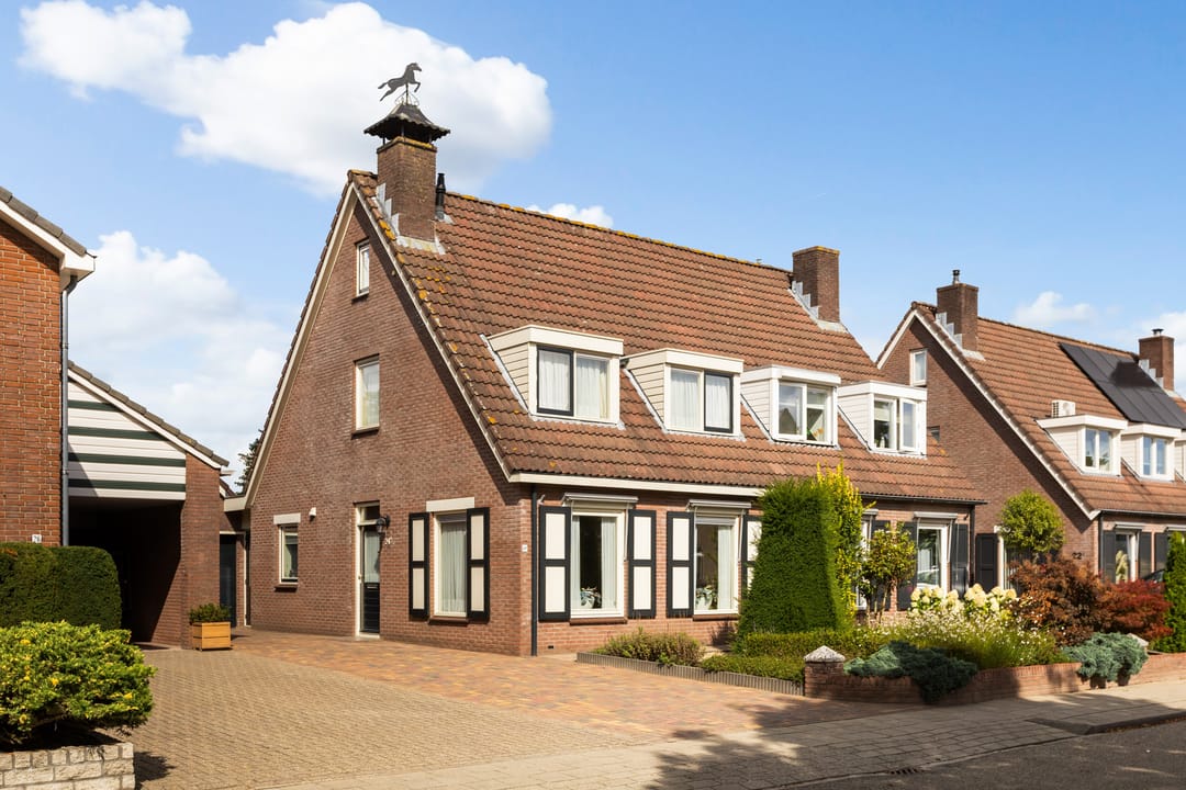 Photo 46 of Schras 24-A