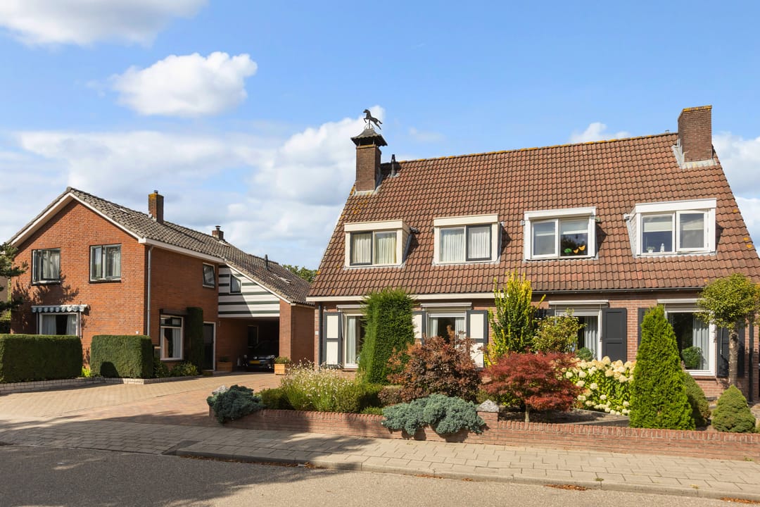 Photo 47 of Schras 24-A