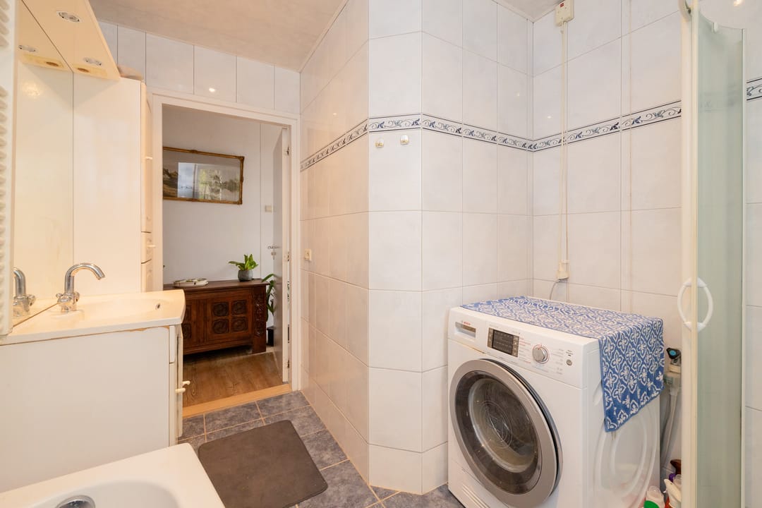 Photo 32 of Merelstraat 3