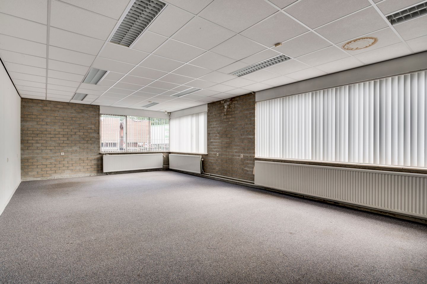 View photo 2 of Hoolstraat 7