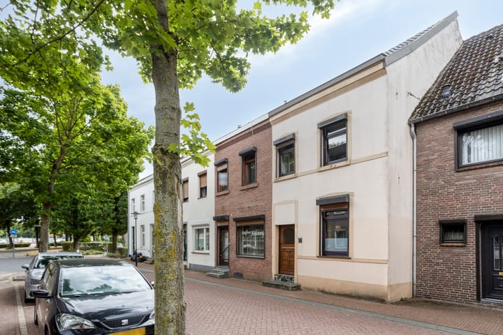 Photo 2 of Oude Broeksittarderweg 11