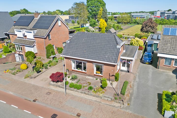 Photo 2 of Dorpsstraat 63