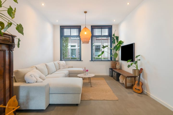 Foto 2 van Dahliastraat 4