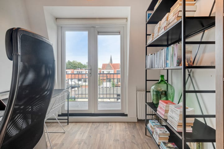 Foto 30 van Dahliastraat 4