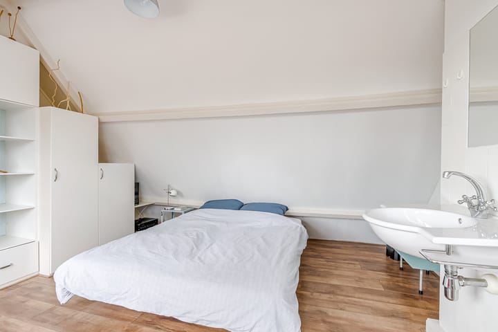 Foto 37 van B. van Rooijenstraat 74